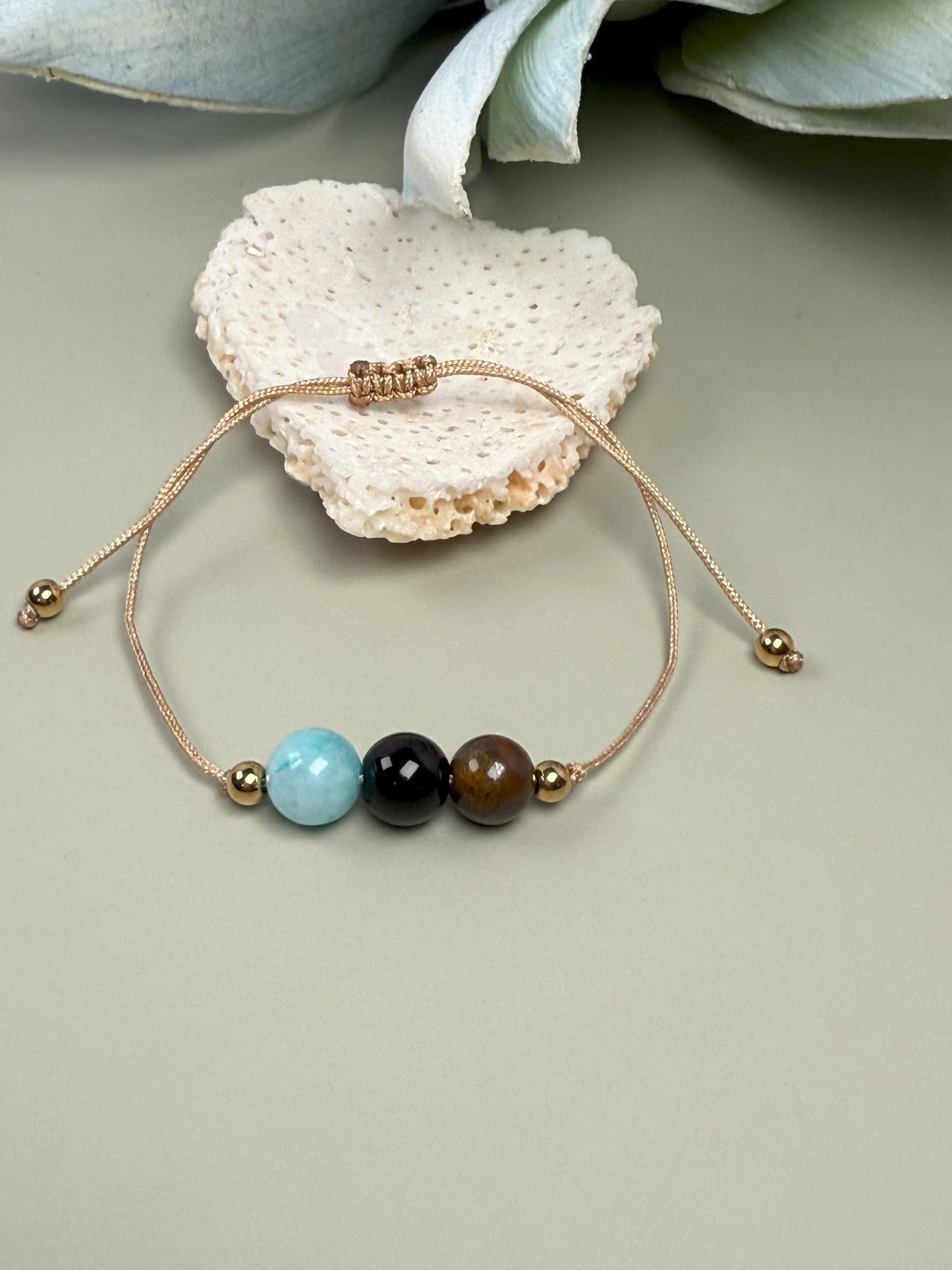 Confidence crystals, Self-confidence 3 bead bracelet, Amathonite Tourmaline Tigers eye beige bracelet Beaded confidence bracelet Self-esteem