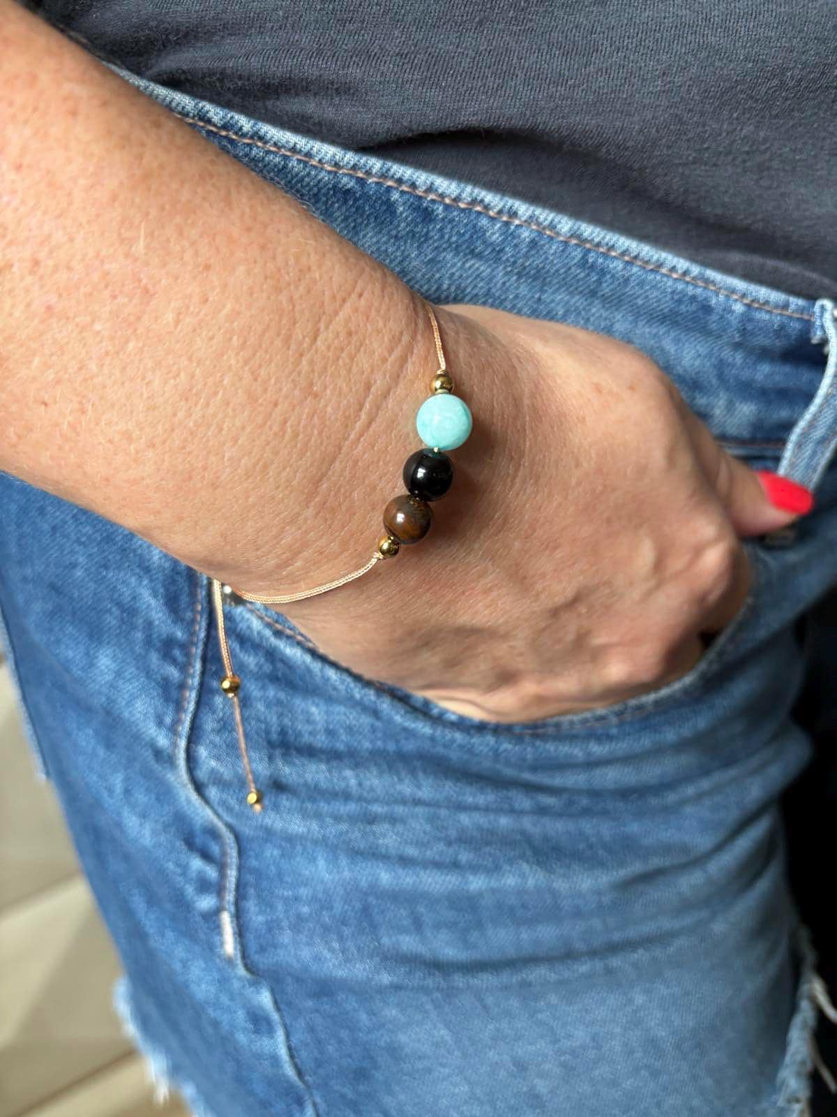 Confidence crystals, Self-confidence 3 bead bracelet, Amathonite Tourmaline Tigers eye beige bracelet Beaded confidence bracelet Self-esteem