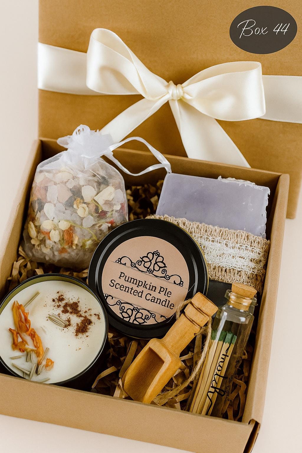 Hygge Fall Gift Box, Fall Vibes Cozy Fall Gift Set, Harvest Gift, Pumpkin Spice, Halloween Gifts, Spooky Season Gift, Boo Basket, Autumn Gift Basket, Cozy Fall Care Package