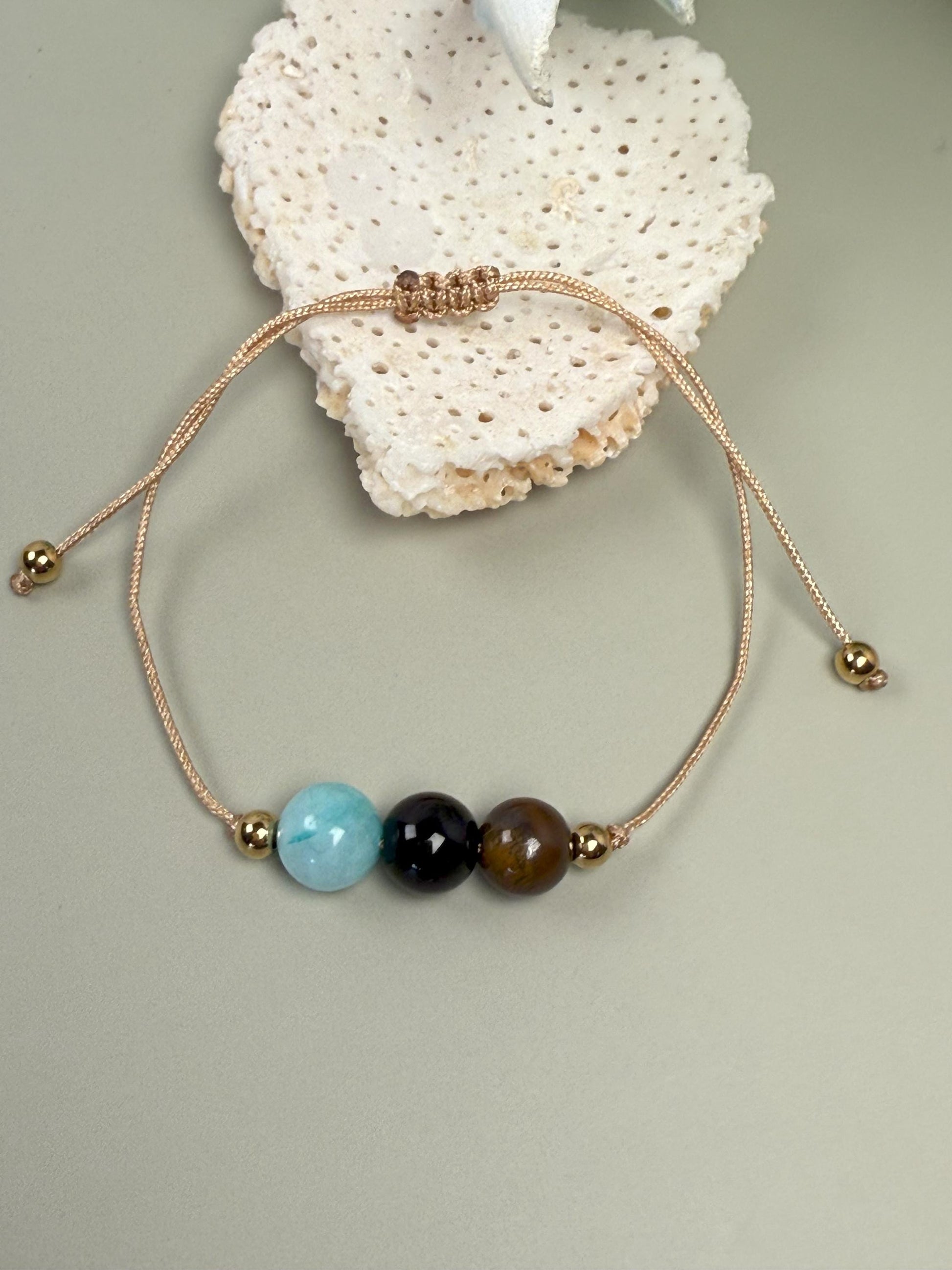 Confidence crystals, Self-confidence 3 bead bracelet, Amathonite Tourmaline Tigers eye beige bracelet Beaded confidence bracelet Self-esteem