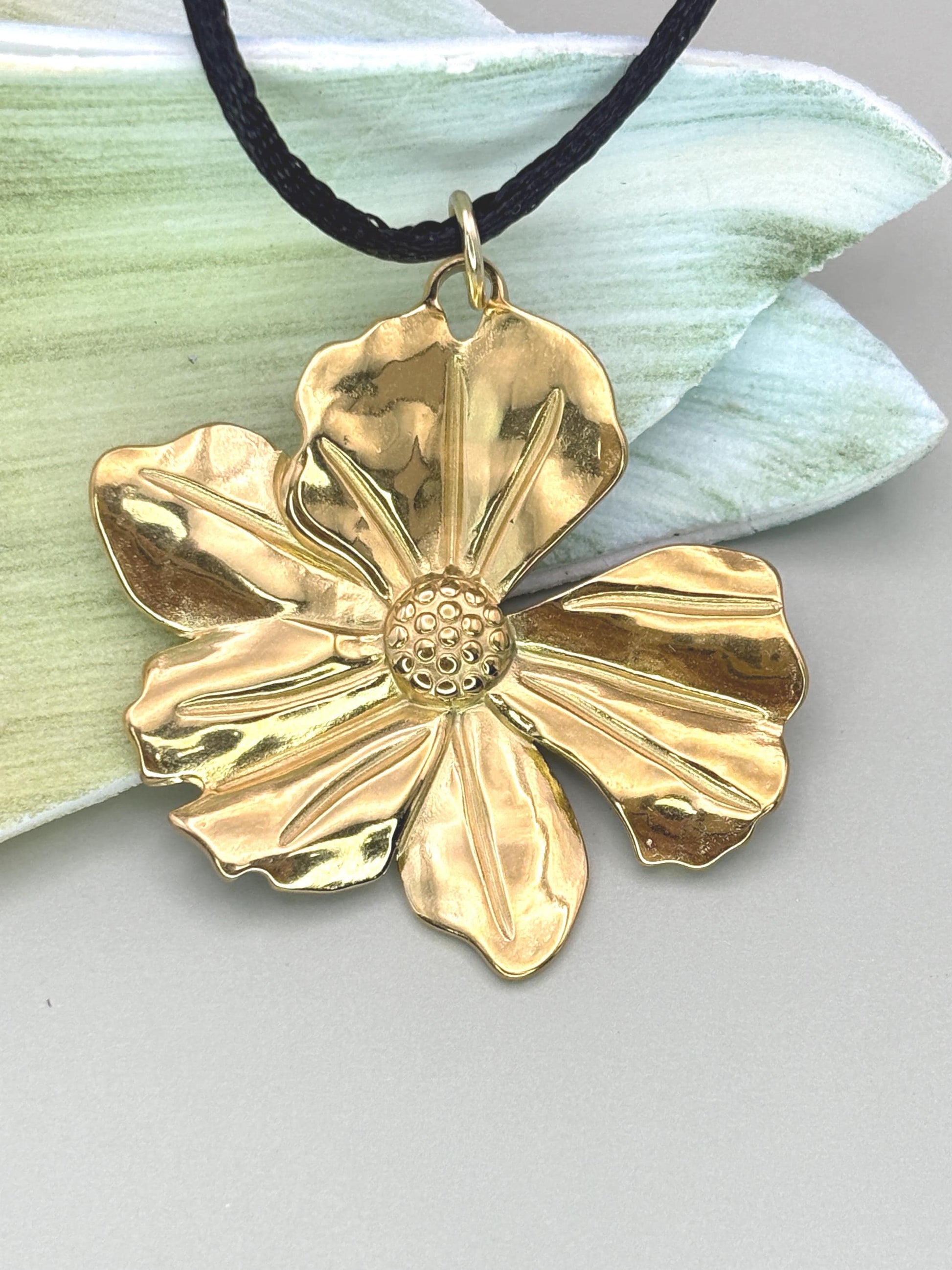 Flower Necklace, Y2K necklace, Big sister gift, Dainty flower necklace,  30th birthday, 40th birthday, 50th birthday, Girlfriend necklace, 25th birthday gift, 30th birthday gift, 40th birthday gift, Mama necklace, protection necklace