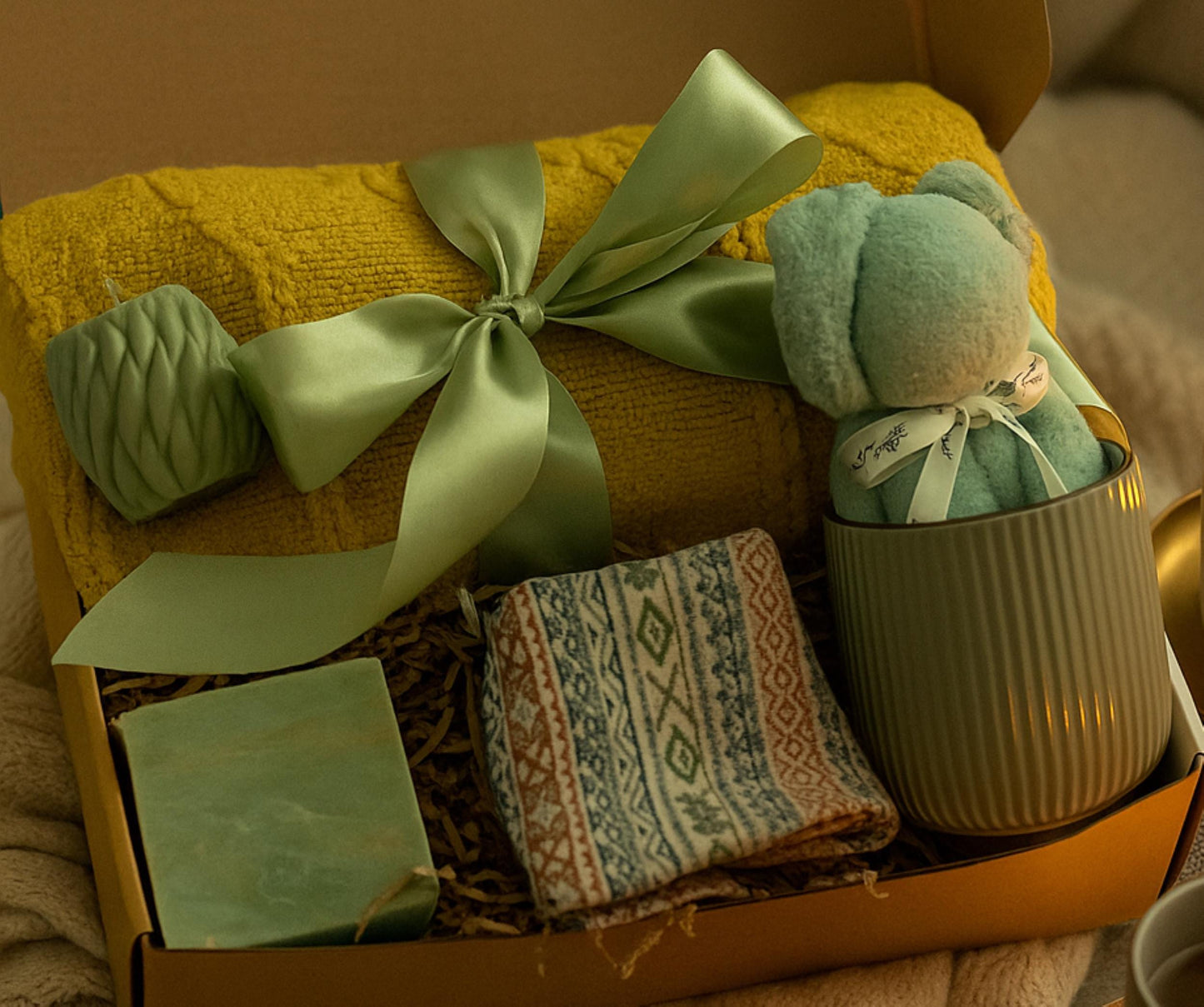 Hug in box, Cozy Gift basket, Encouragement gift for her, hygge gift box, Get well soon care package, Thinking of you gift, Mom blanket gift set, Cozy winter gift box, self-care package women, comfort gift basket, handmade spa gift set, sympathy gift box, luxury pamper gift, Holiday Care Package, Christmas Gift for Her, Winter Self Care Basket, Self Care Gift Box, Cozy Christmas Gift,  Relaxing gifts, Mother Gift Basket, Stocking Stuffer Box